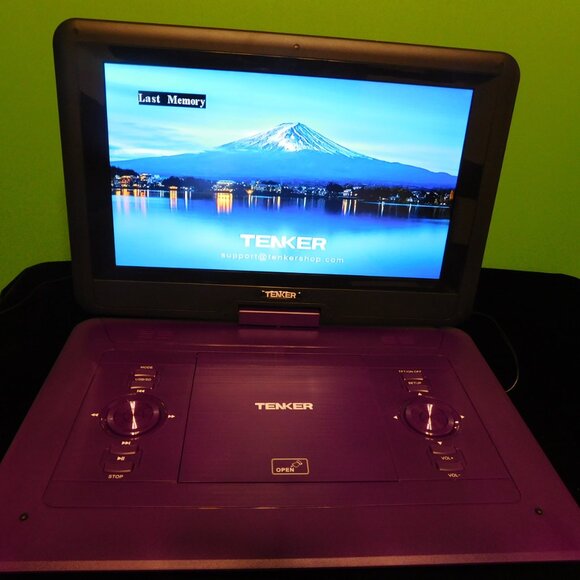 17.9" Portable DVD Player-With 15.6" HD Swivel Screen,, 6 Hours Rechargeable Bat - Picture 3 of 3